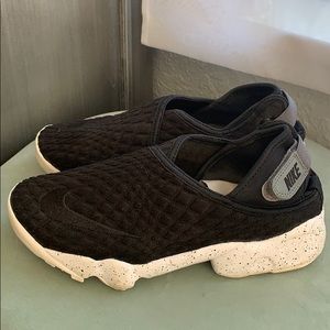 Nike slip on shoes